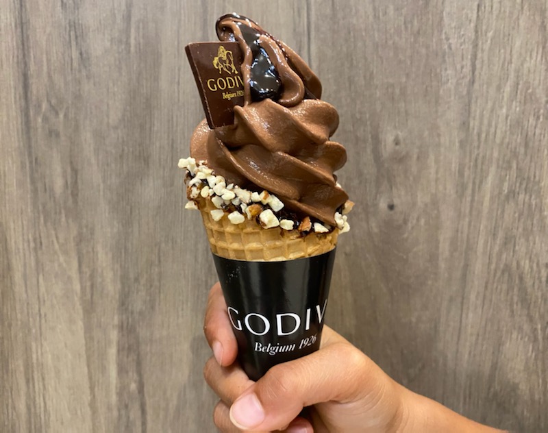 Why is Everyone Queuing for Godiva Chocolate in Chatswood? Kuring